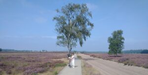 even bij jezelf komen, bijkomen van een vol hoofd en het gepieker. Vitaal en zelf aan het stuur.